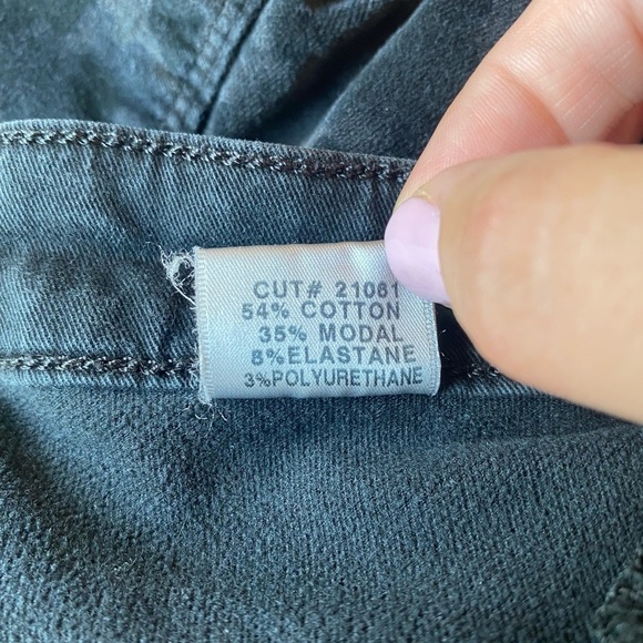 J Brand Super Skinny Olive Velvet Camo Pants, Size 30 - Picture 4 of 8